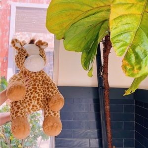 LARGE GIRAFFE STUFFED ANIMAL